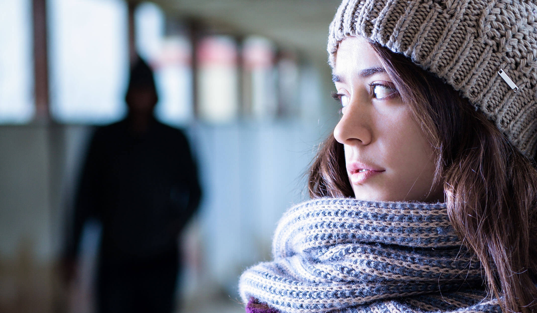 Le rapport du stalking sur les réseaux sociaux à l’infidélité